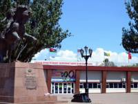 Памятник графу Воронцову и стадион_крупно
